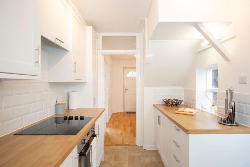 Vila 3 Bed House/Garden/Wi-Fi/Parking/Central Location Guildford Exteriér fotografie