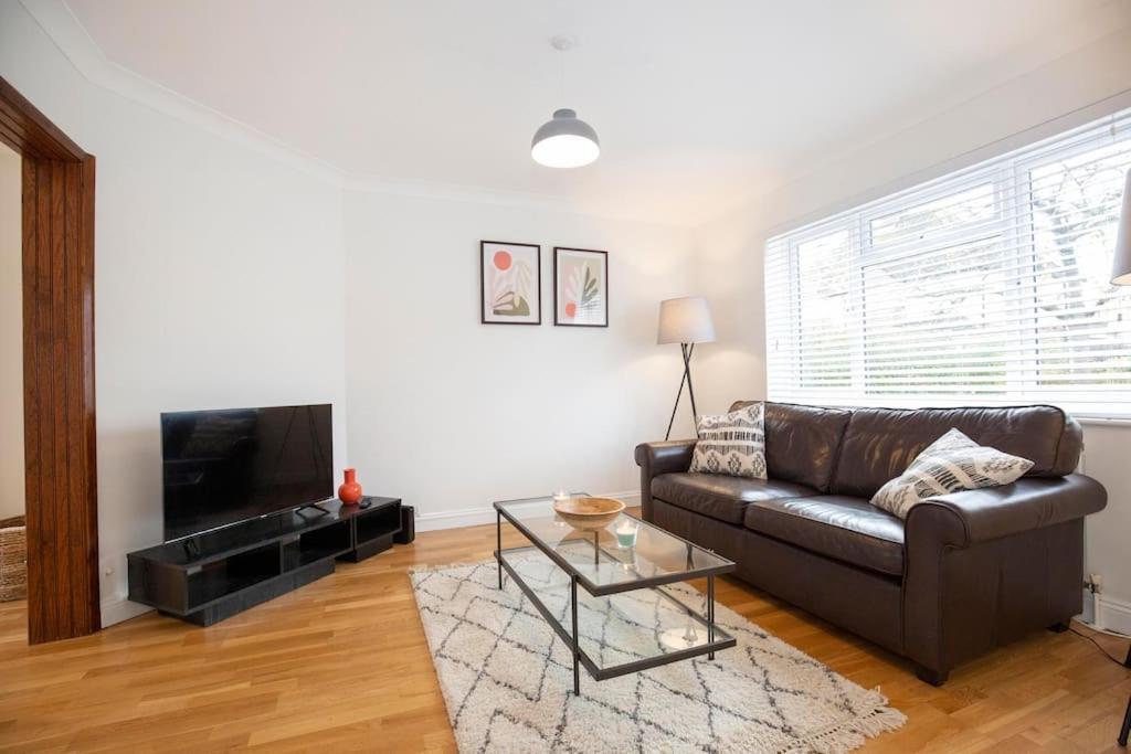 Vila 3 Bed House/Garden/Wi-Fi/Parking/Central Location Guildford Exteriér fotografie