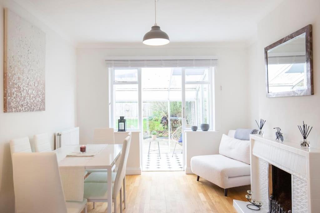 Vila 3 Bed House/Garden/Wi-Fi/Parking/Central Location Guildford Exteriér fotografie