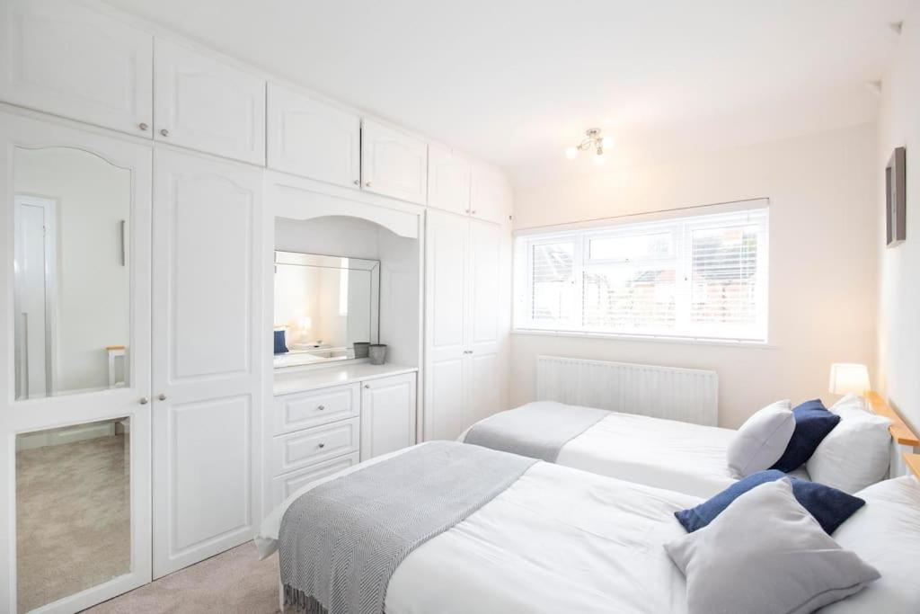 Vila 3 Bed House/Garden/Wi-Fi/Parking/Central Location Guildford Exteriér fotografie